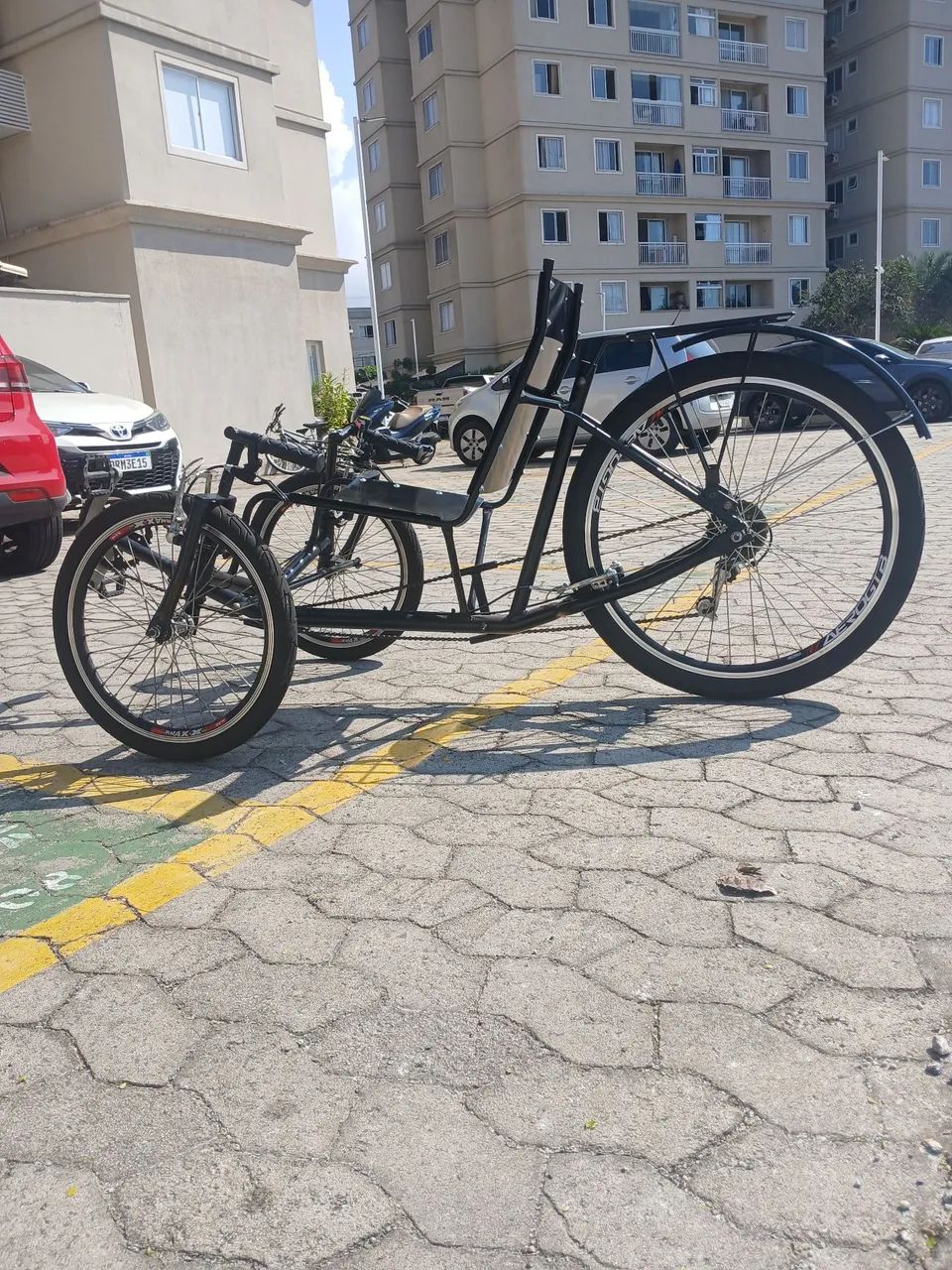 Triciclo à pedal