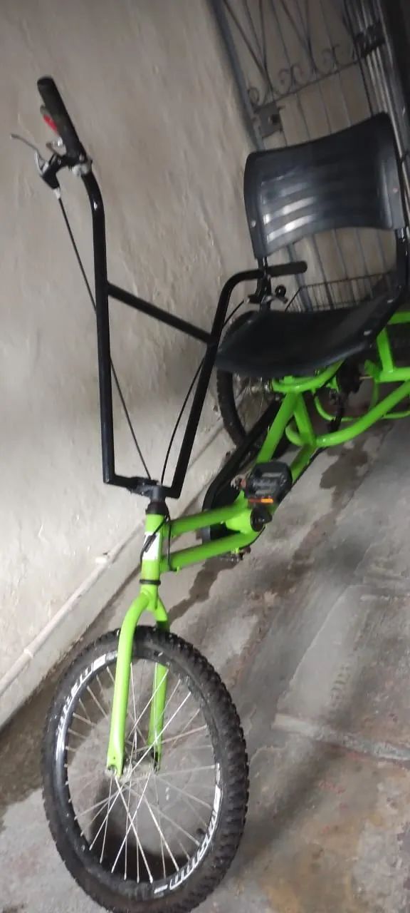 Bicicleta adaptada com banco e encosto - confortável