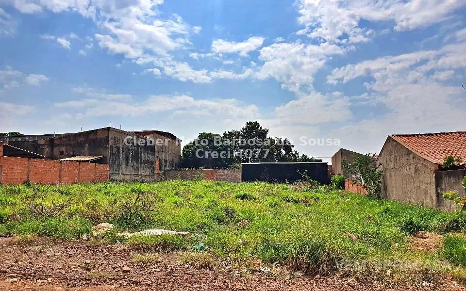 VENDO TERRENO DE 960 M²!