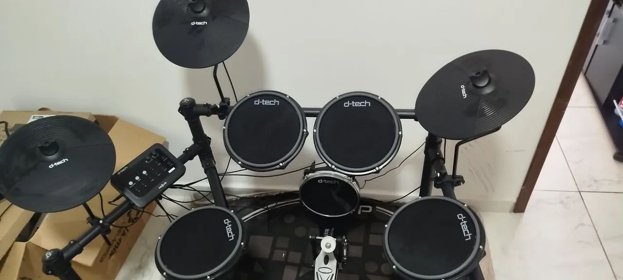Bateria Eletrônica D-Tech Semi-Nova Preta Funcionando perfeitamente - Foto 2