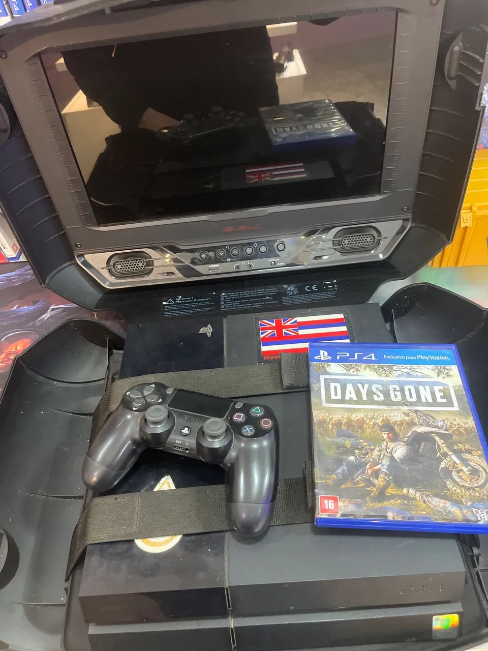 Ps4 com maleta  com dois controle e 7 jogos  - Foto 2