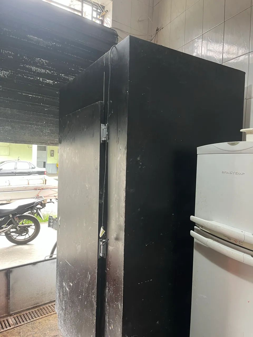 Câmera frigorífica 1,30 frente, 0,98 fundo , 2,25 altura
