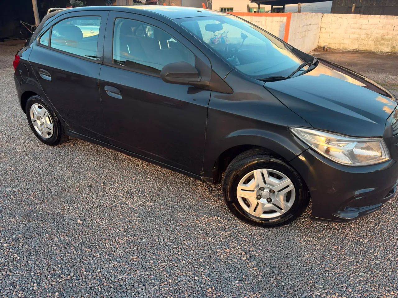 Chevrolet Onix JOY Hatch 1.0 8V Flex Mec. 4P 2018 - Foto 5