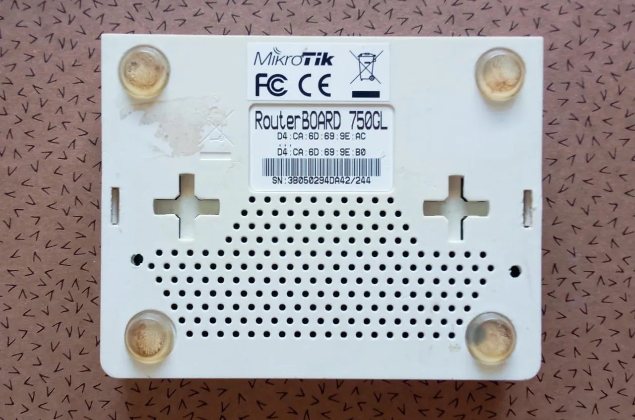 RouterBoard RB 750 GL - Foto 3