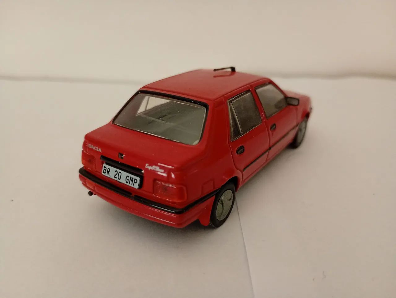 IXO/De Agostine - Miniatura Dacia SuperNova  - Foto 3