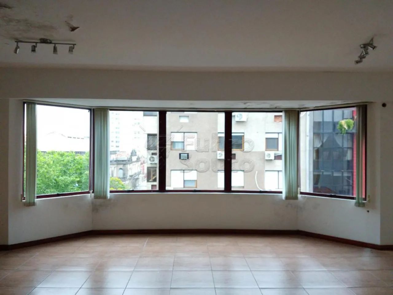 Comercial Sala em Condomínio em Pelotas - Foto 3