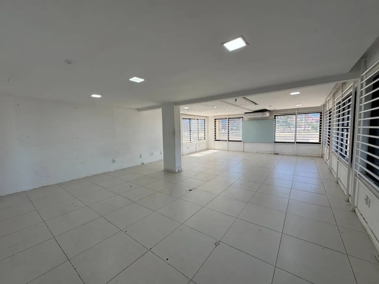 Ponto Comercial 256m²  Costa Azul | Pavimento Térreo - Foto 4