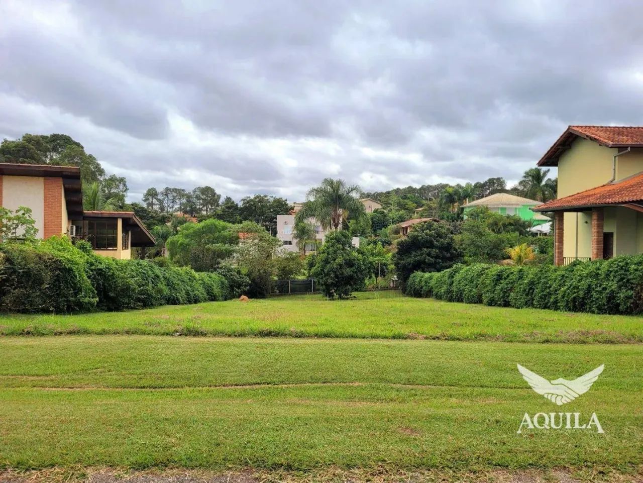 TERRENO COM 1000 m² NO CONDOMÍNIO VALE DO LAGO - SOROCABA