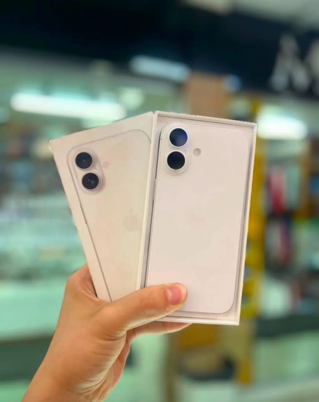 iPhone 16