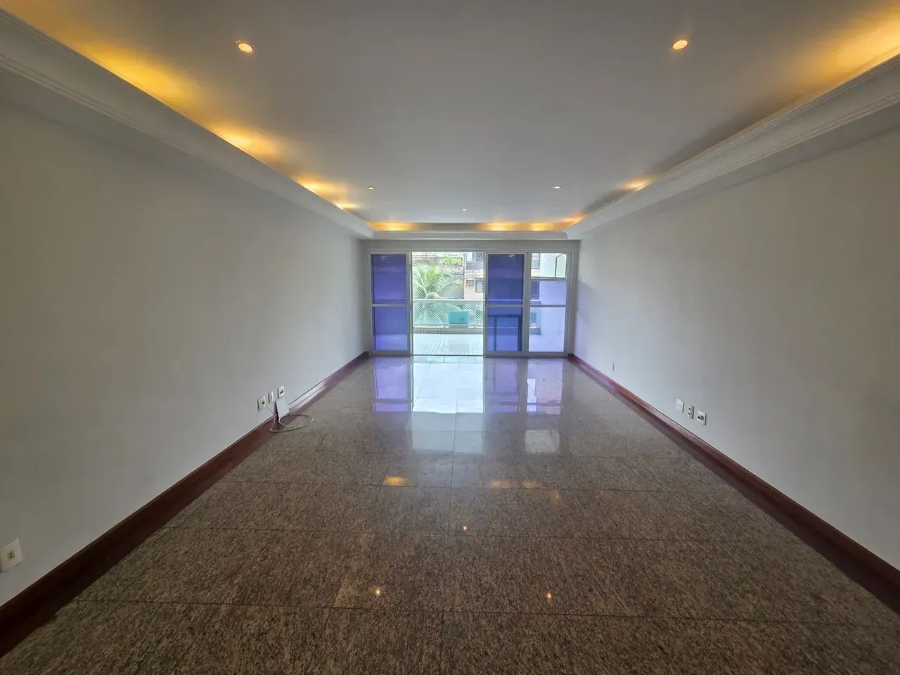Apartamento para alugar de 199 m2 com 4 Suítes e Dependência Completa - Foto 2
