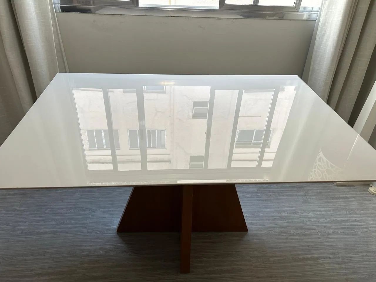 Mesa jantar de madeira com tampo  vidro  - Foto 2