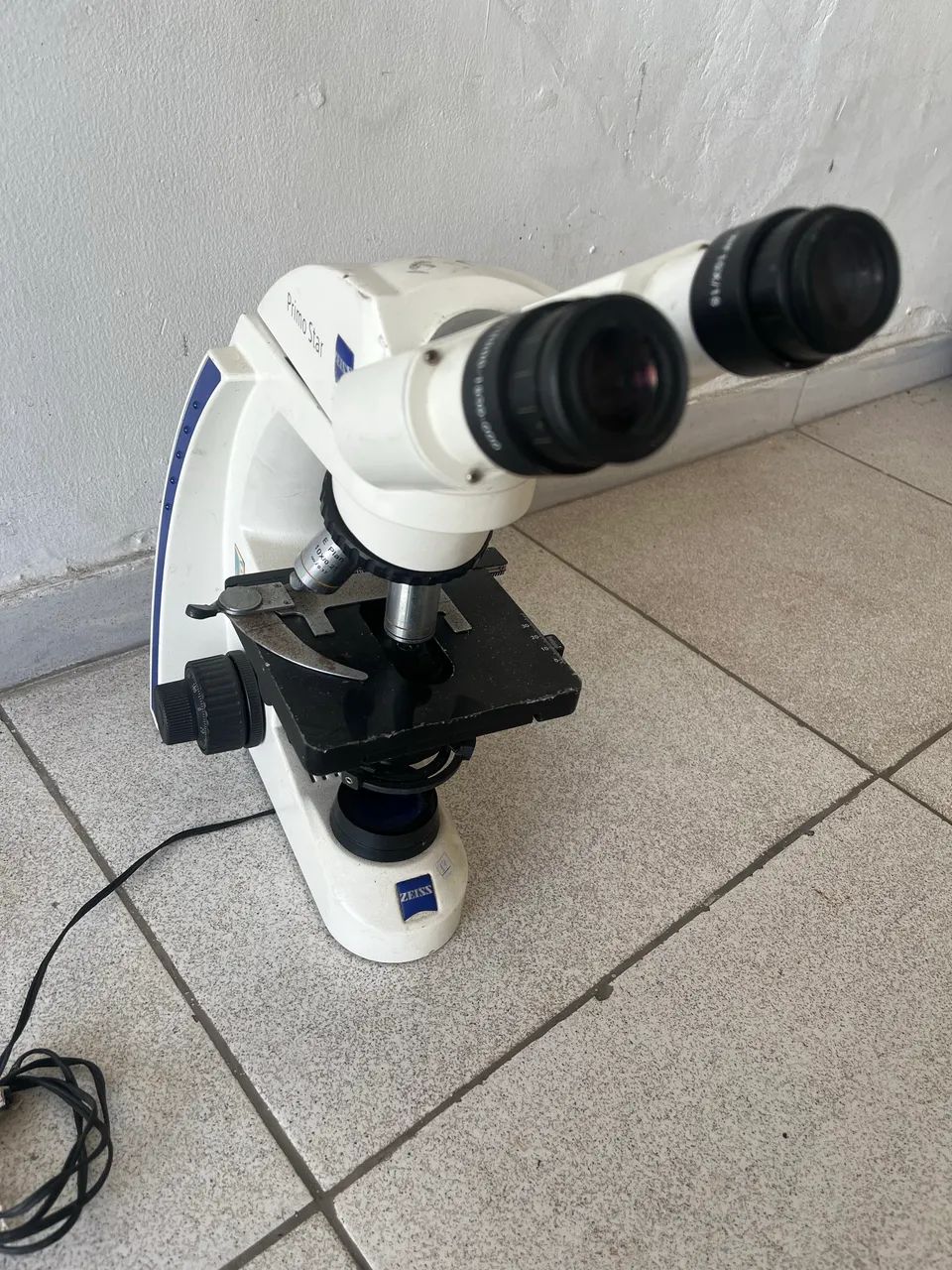 Microscópio primo star zeiss 