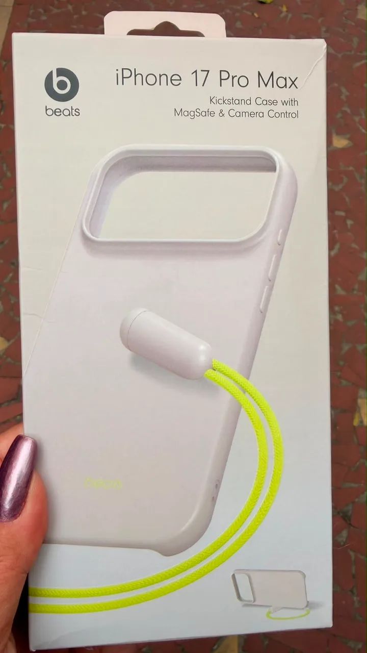 Capinha beats iPhone 17pro Max bege 