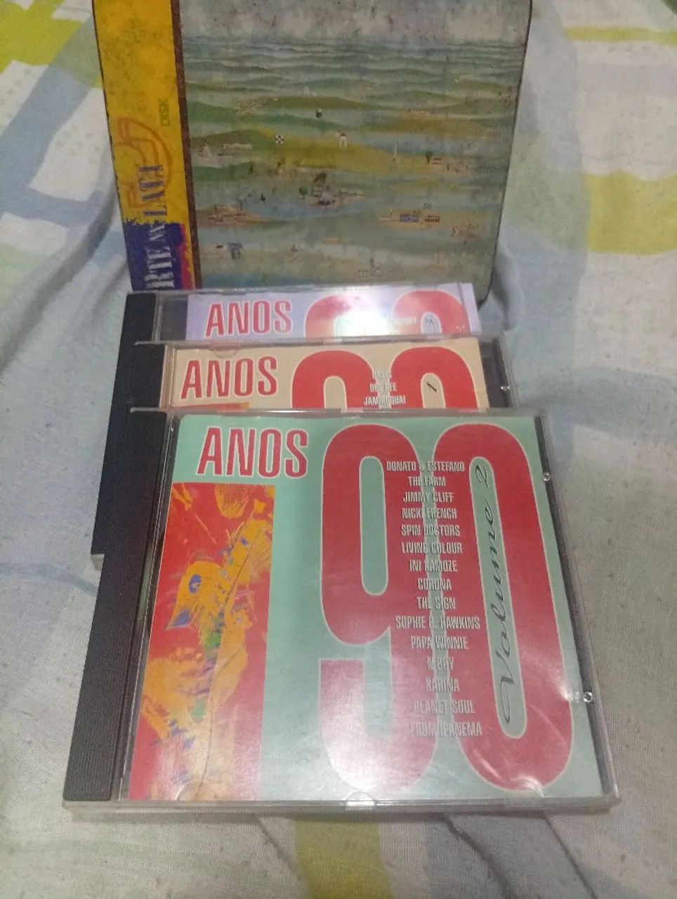 Duas caixinhas com cds para colecionador...