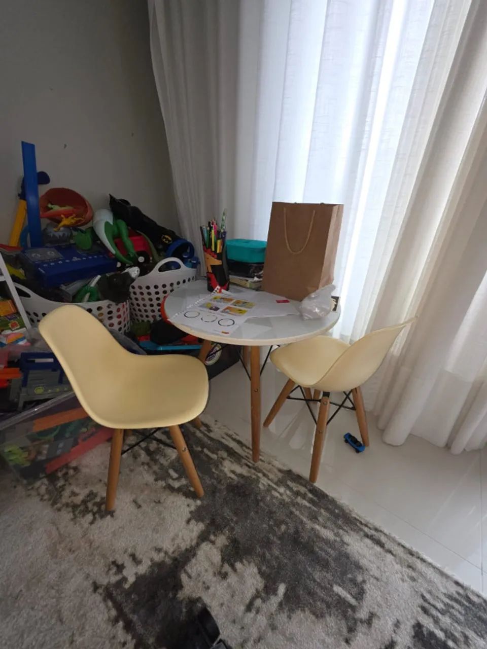 Mesa e cadeiras infantil Tokstok