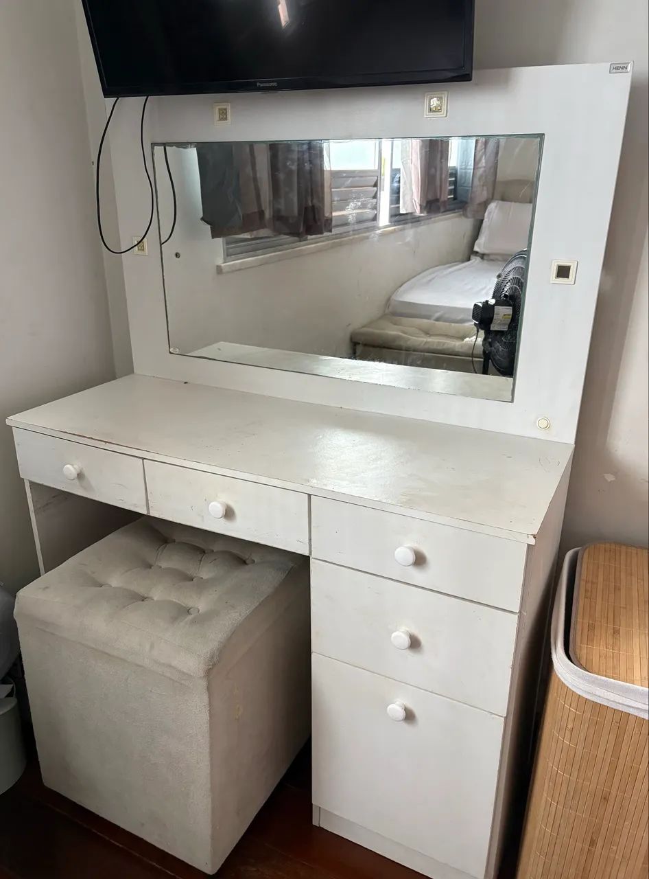 Dressing Table467357299671060480