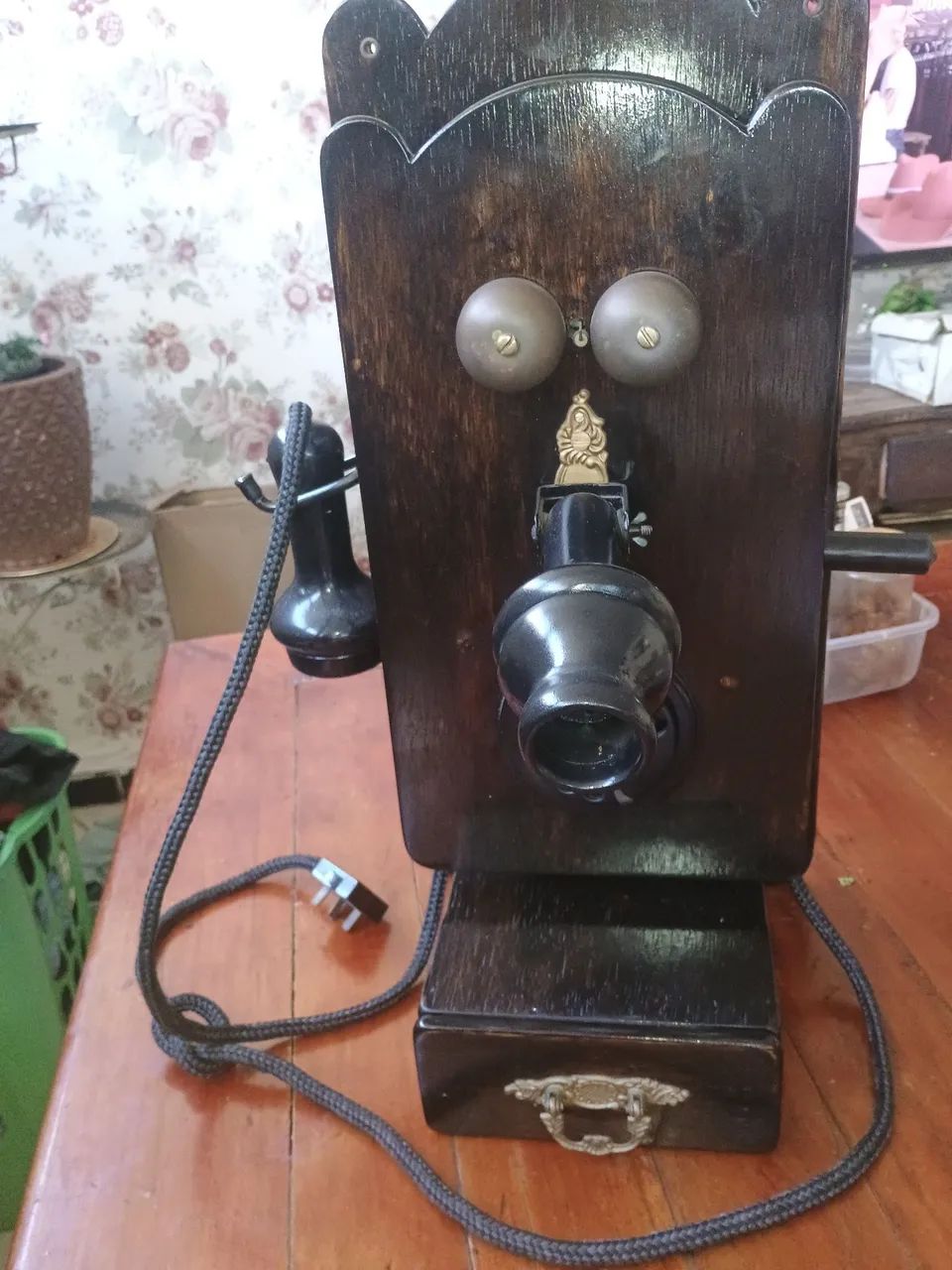 Telefone antigo para decoração