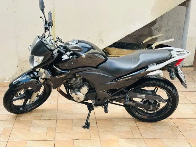CB300R 2011 Preta - Foto 5