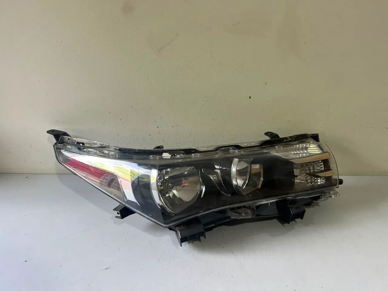 Farol direito Corolla 2015/2016/2017