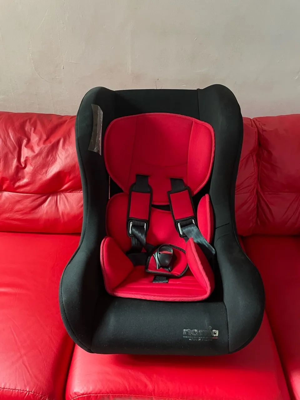Cadeirinha de bebê/ Bebê conforto 