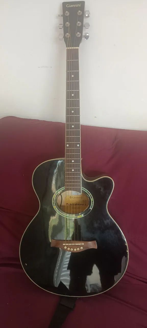 Violão eletroacústico Giannini 