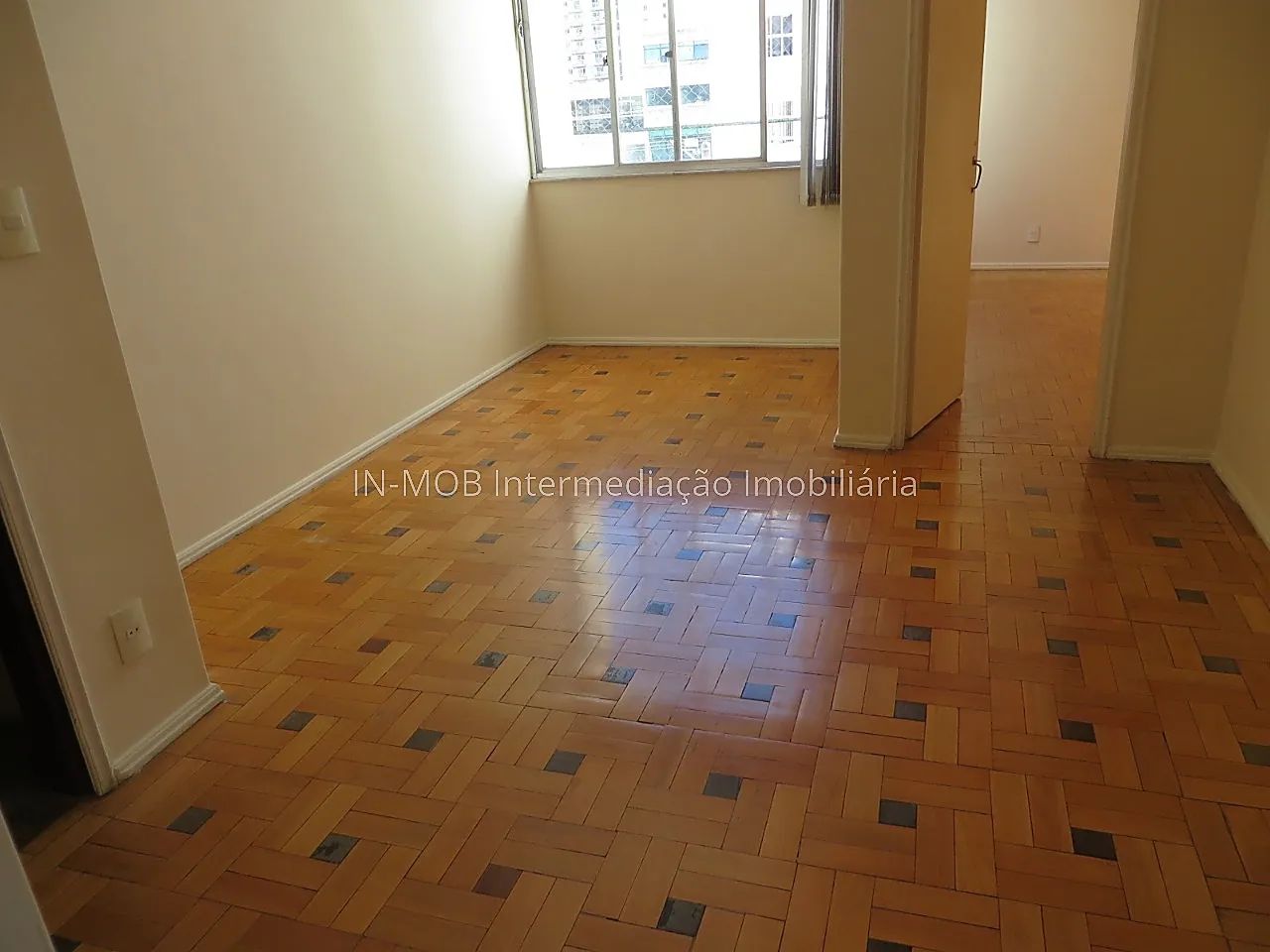 Apartamento amplo com 02 quartos, no Centro próximo a Catedral - Foto 2