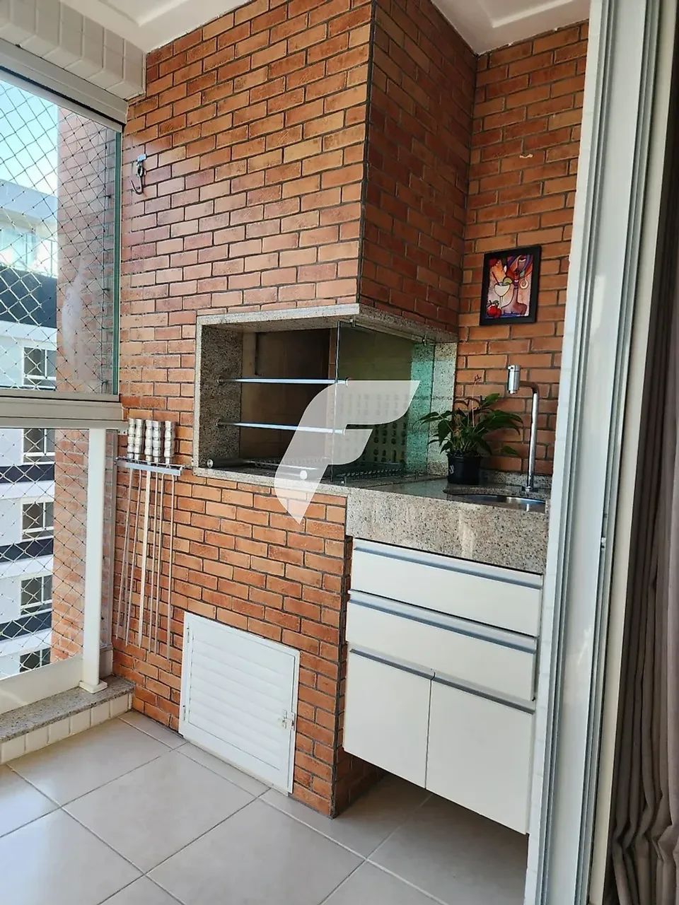 Apartamento mobiliado com vista parcial mar, 3 quartos sendo 1 suíte . - Foto 3