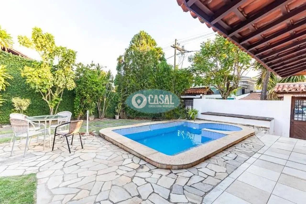 Casa em Camboinhas com 05 Quartos com Piscina e Churrasqueira! - Foto 2