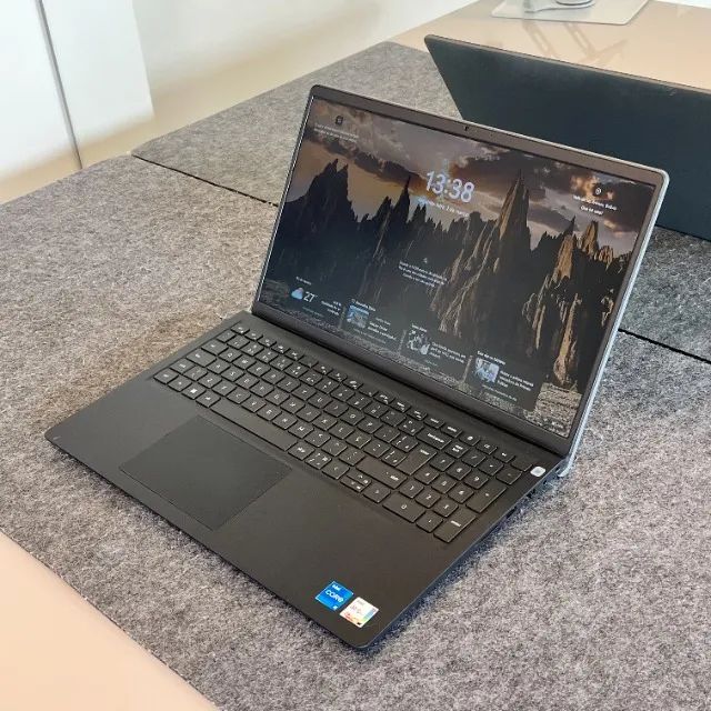 【お取引中です】DELL　vostro15　15インチ　i5　8GB　SSD（256）　カメラ　Wi-Fi　Bluetooth　マルチ　Office2021　Windows11 Dell Vostro 15 V15-3510-M30T | Core i5 11ª | RAM 8 GB | Win11