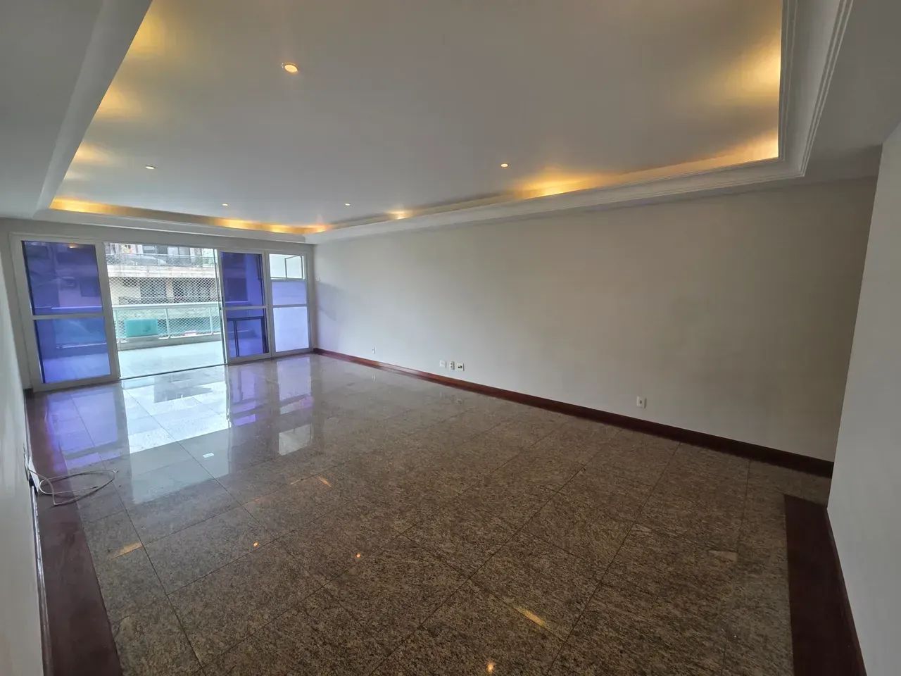 Apartamento para alugar de 199 m2 com 4 Suítes e Dependência Completa - Foto 3
