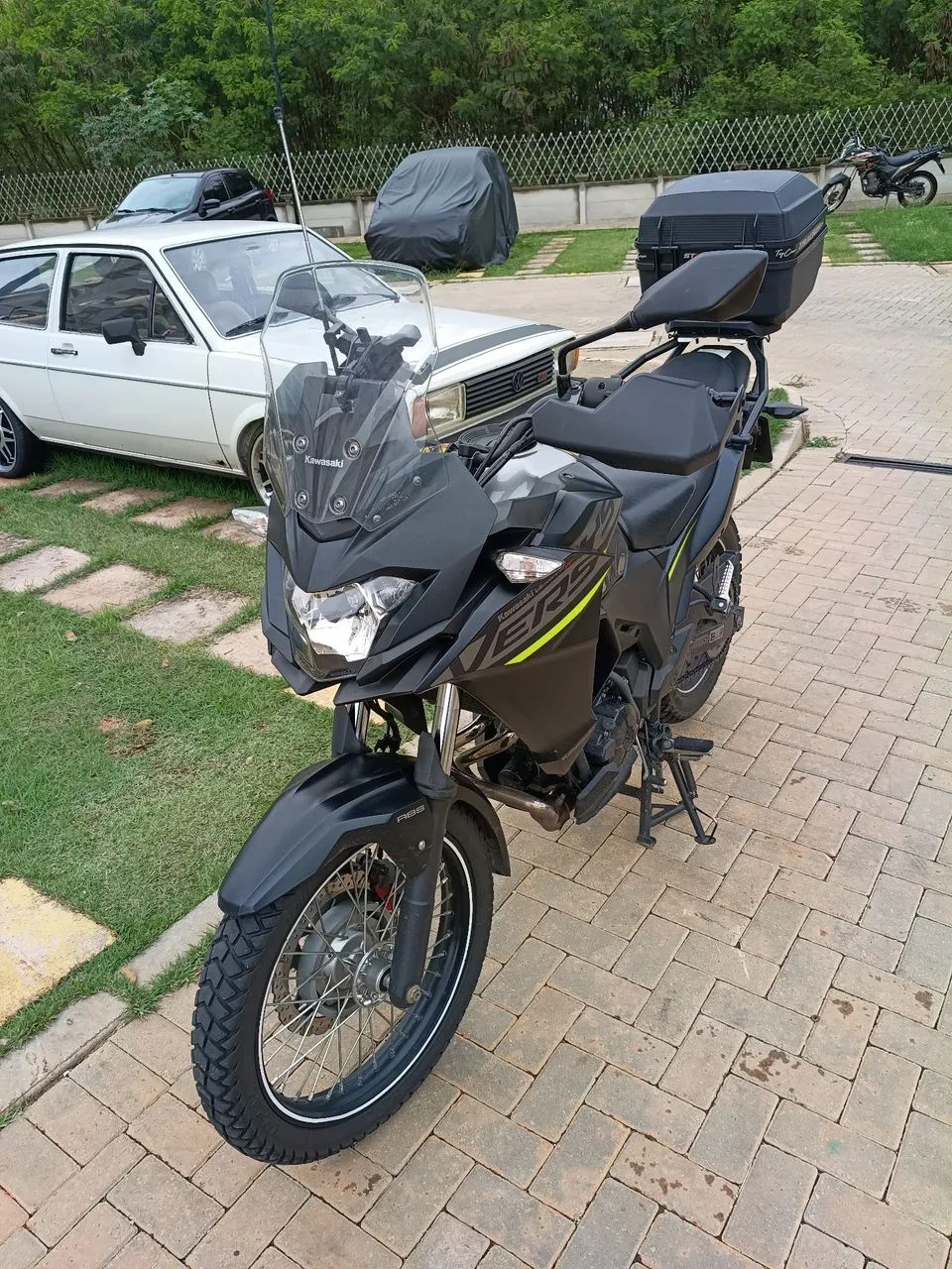 Versys 300
