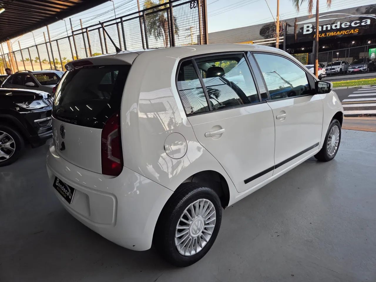 Volkswagen up! move 1.0 Total Flex 12V 5p, foto 6 de 13