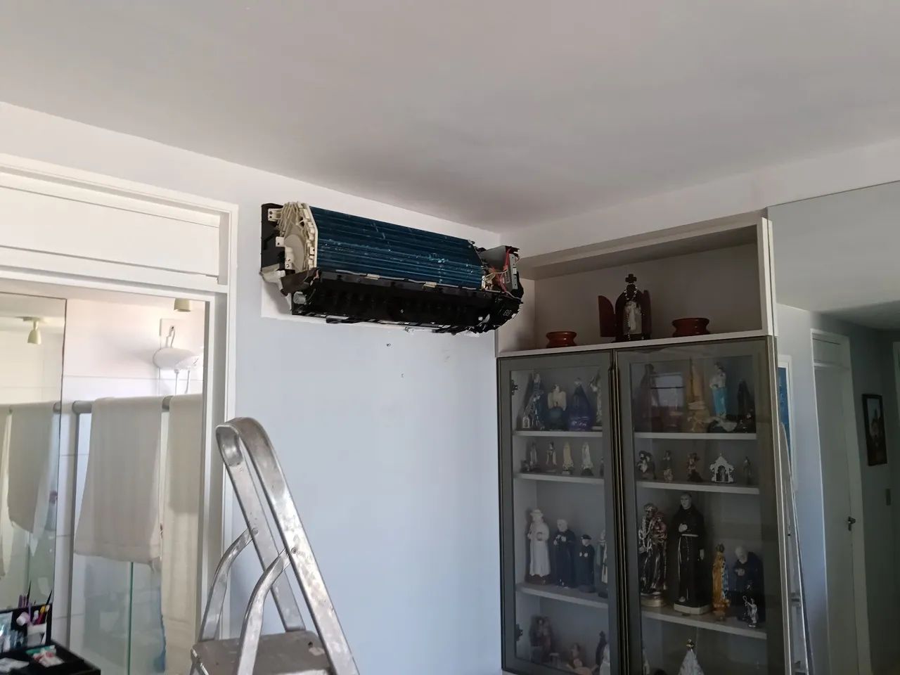 Manutenção elétrica, hidráulica instalação e manutenção de ar condicionado,fogão e gela... - Foto 4