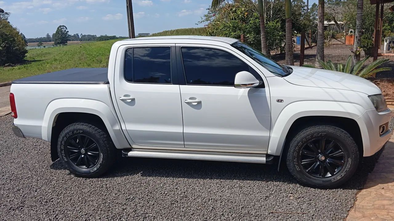 Volkswagen Amarok HIGH.CD 2.0 16V TDI 4X4 DIES. AUT 2013