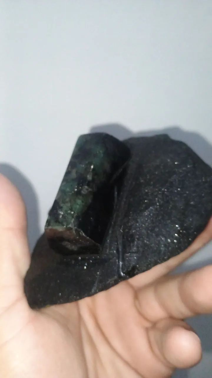Esmeralda bruta na matriz 200 reais  - Foto 2