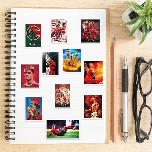 Kit 50 Unidades de Adesivos do Cristiano Ronaldo CR7 - Pcs Peças Autocolantes Futebol - Foto 4