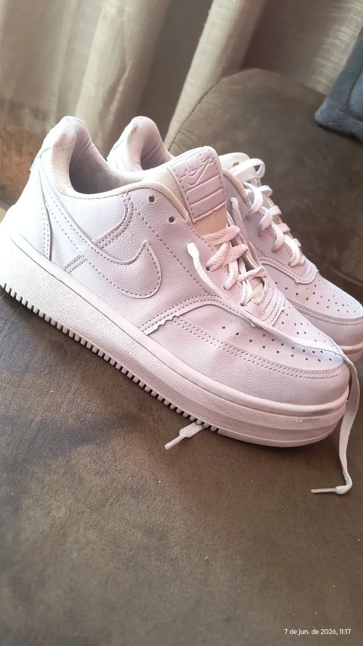 Tênis Nike Air Force número 40 em couro