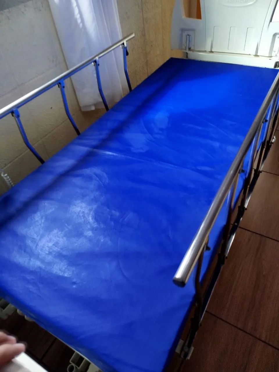 Cama hospitalar com mesa  - Foto 4