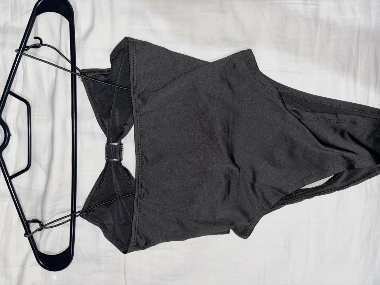 body com recortes  - Foto 2