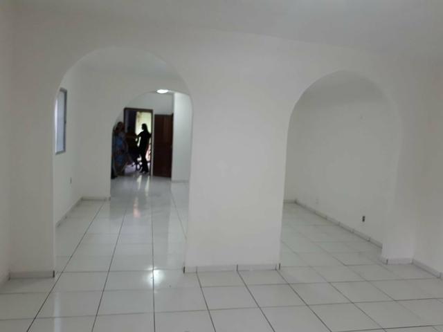 Alugo Casa na Tamoios para comércio c/ 4/4 serv para farmácia, escritórios etc