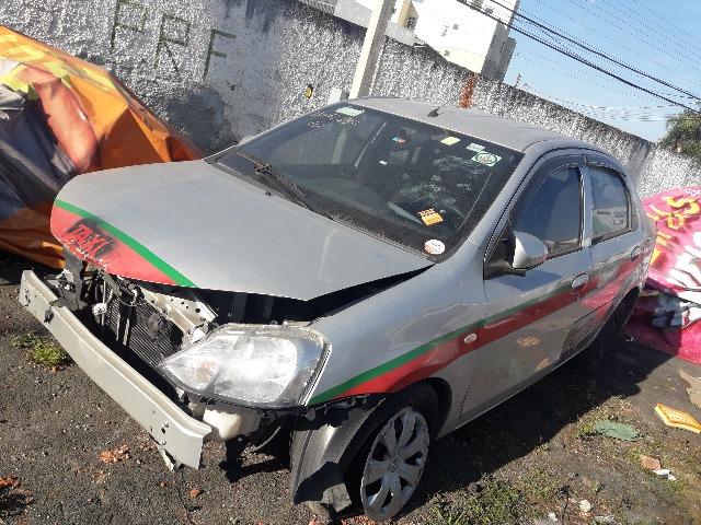 Sucata Etios 1.5 Sedan 2015 para retirada de peças - Foto 4