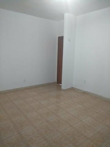 Parque Dez- Alugo Bela Casa - Foto 5