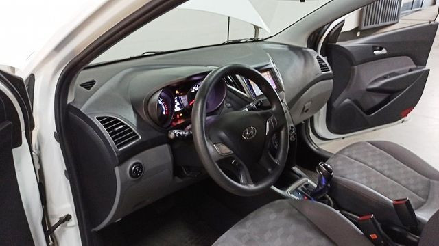 Hyundai HB20S 1.6 Comfort Plus (Aut) - Foto 15