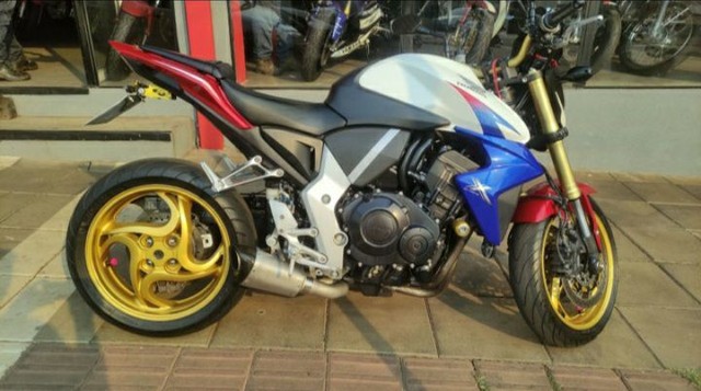 CB 1000R TRICOLOR