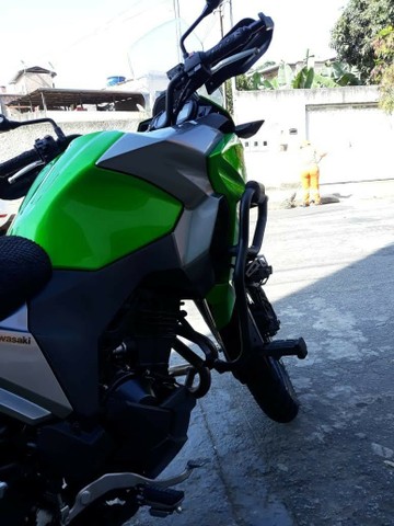 VENDO UMA MOTO KAWASAKI VERSUS X 300