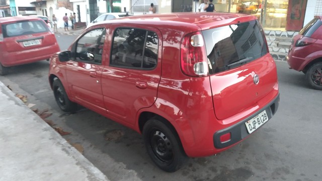 FIAT UNO 1.4 2014 COMPLETO   FIPE DE 32.500 POR 28500  *