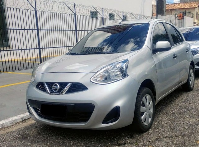 VENDO NISSAN MARCH 10S, 2018, COR PRATA. 35 MIL.