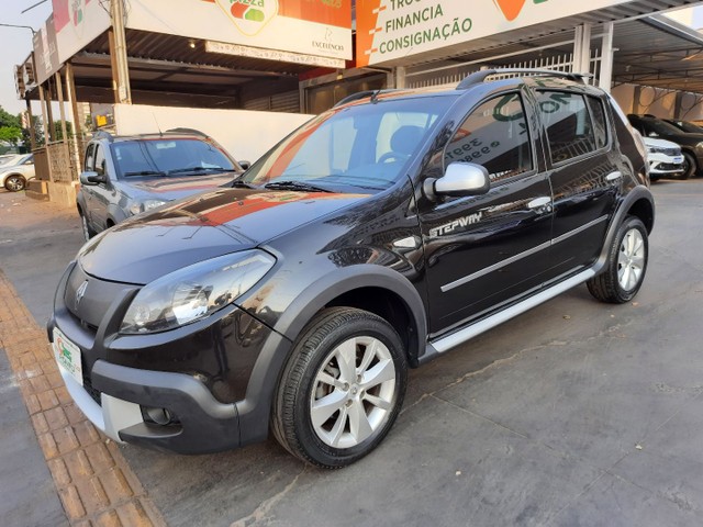 SANDERO STEPWAY 1.6 A/T 2013 COMPLETO.