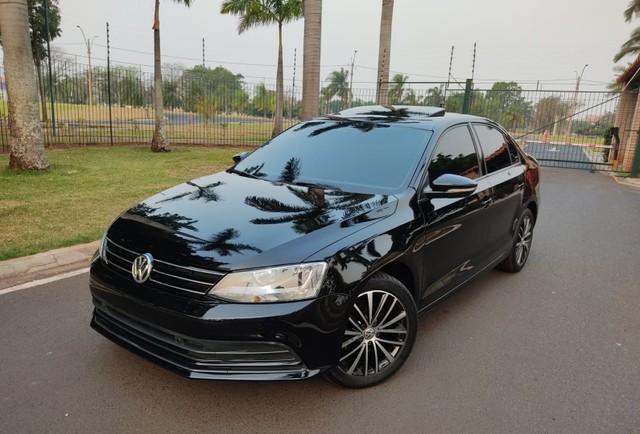 JETTA 2.0 FLEX CONFORTILINE AUTOMÁTICO 2015