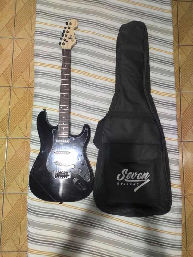 Guitarra Strato Seven Sgt-207 Bk/bk Preta